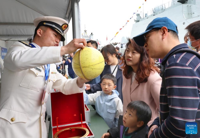 Marinha do Exército de Libertação Popular da China abre quartéis ao público para comemorar 77º aniversário