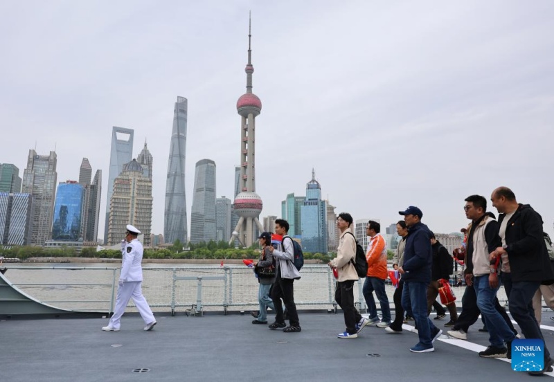 Marinha do Exército de Libertação Popular da China abre quartéis ao público para comemorar 77º aniversário