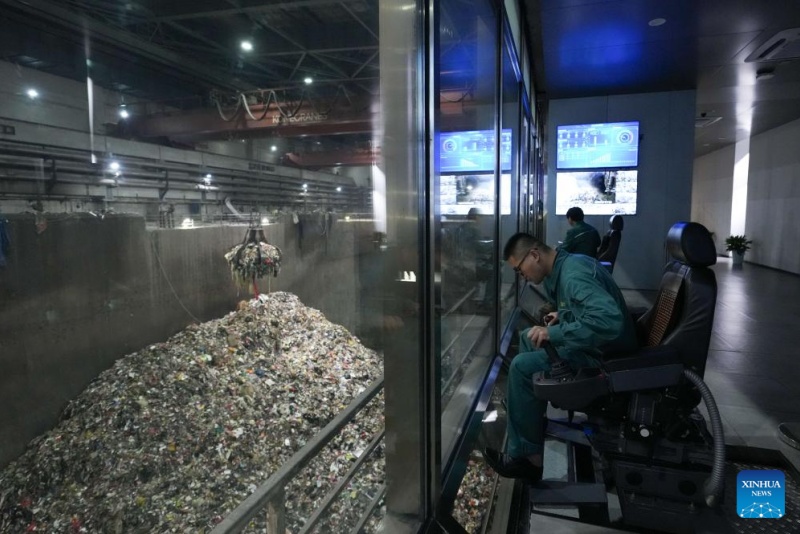 Resíduos domésticos transformam-se em eletricidade verde em Hunan, na China