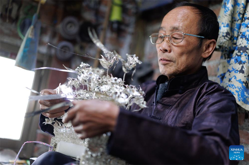 Galeria: ornamentos de prata do grupo étnico Dong, sudoeste da China
