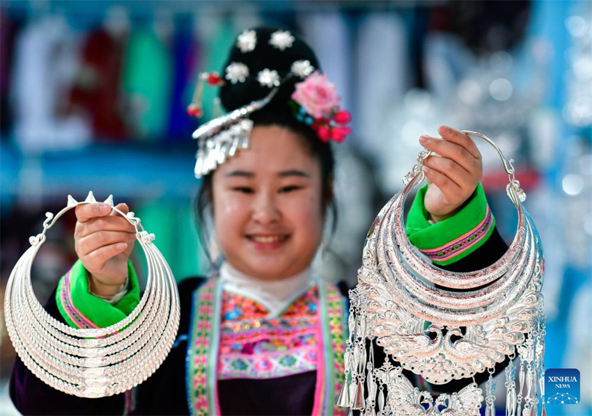 Galeria: ornamentos de prata do grupo étnico Dong, sudoeste da China