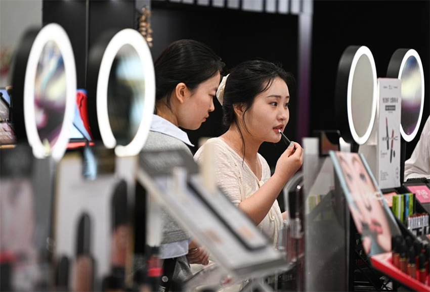 Hainan inaugura 12 lojas duty-free offshore sob política de compras em evolução