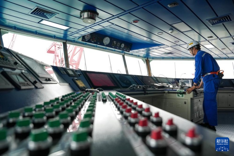 Maior navio transportador de automóveis do mundo, fabricado na China, é comissionado