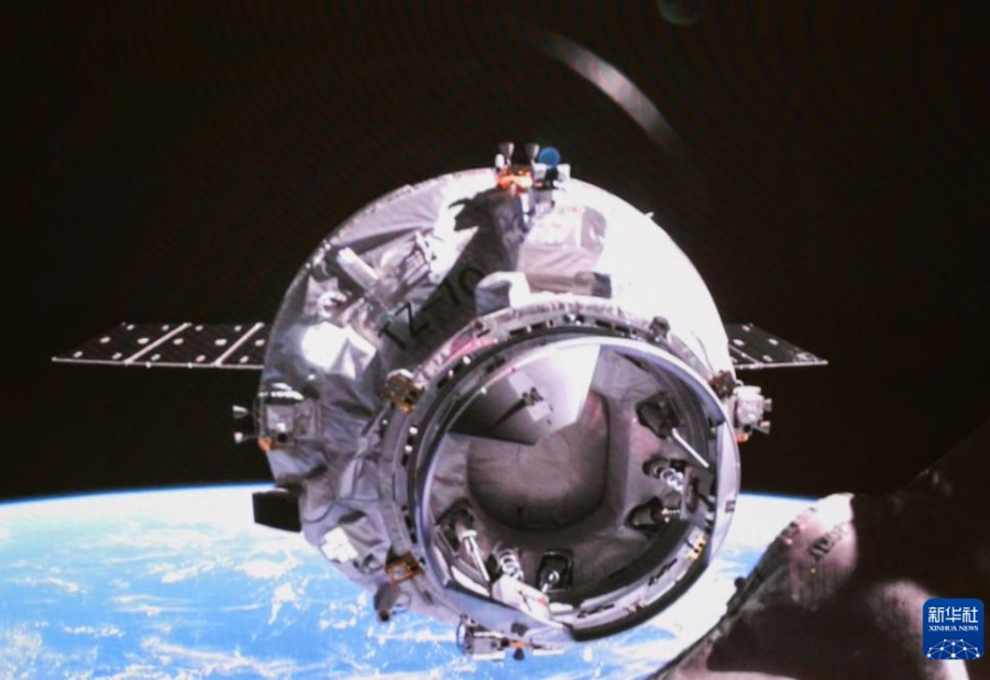 Cargueiro Tianzhou-10 conclui acoplamento com módulo Tianhe da estação espacial