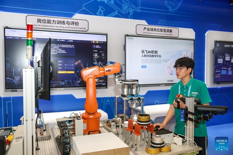Conferência Mundial de Educação Digital 2026 é aberta em Hangzhou
