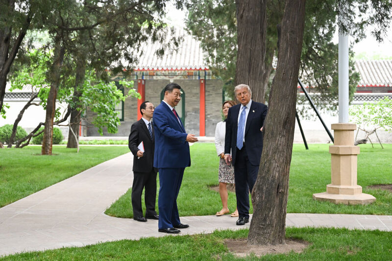 Xi Jinping e Trump realizam reunião privada em Beijing