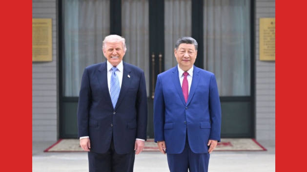 Xi Jinping e Trump realizam reunião privada em Beijing