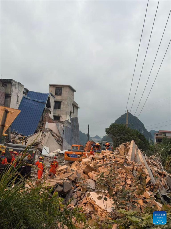 Dois mortos e homem de 91 anos resgatado após terremoto de magnitude 5,2 atingir Guangxi, sul da china