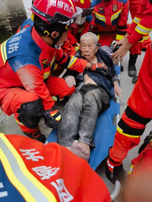 China envia suprimentos centrais de socorro em desastres para Guangxi