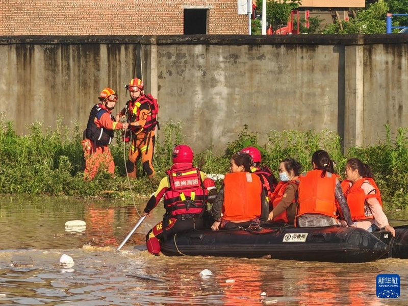 Enchentes causadas por chuvas deixam 4 mortos e 5 desaparecidos em Guizhou, no sudoeste da China