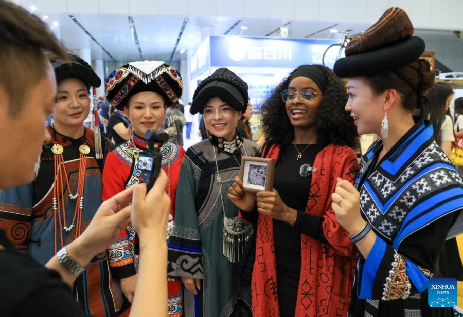 Feira Internacional das Indústrias Culturais da China é inaugurada em Shenzhen