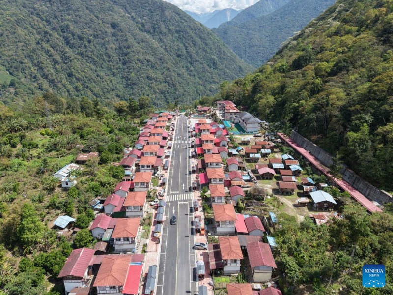 Melhoria na rede de transportes aumenta acessibilidade em toda a Região Autônoma de Xizang