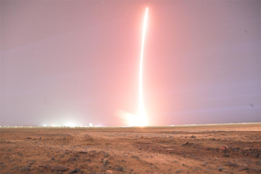 China lança espaçonave tripulada Shenzhou-23