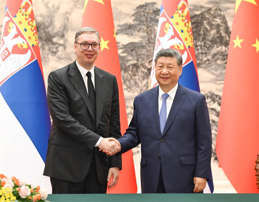 Xi Jinping pede que China e Sérvia promovam cooperação ampla