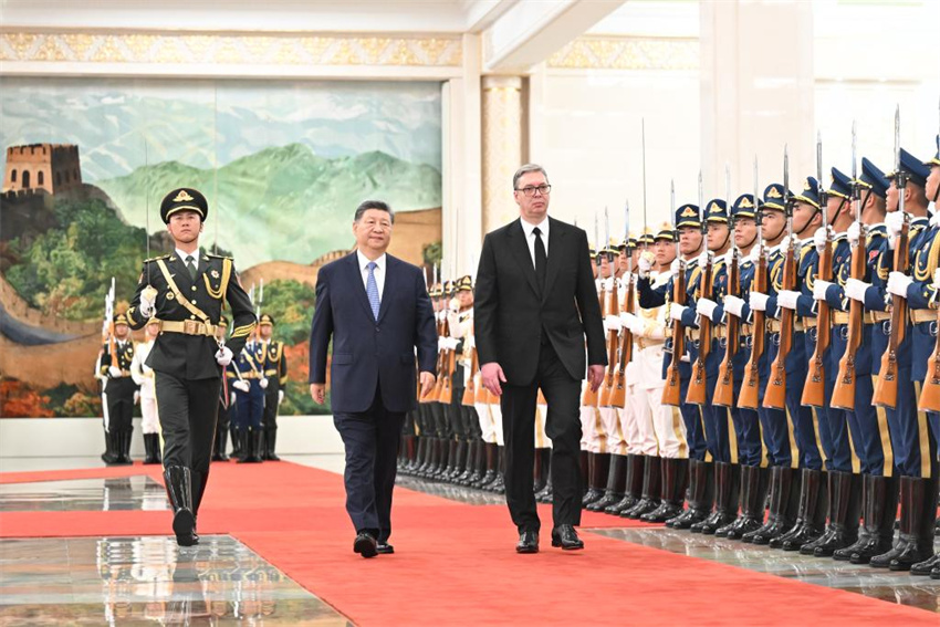 Xi Jinping pede que China e Sérvia promovam cooperação ampla