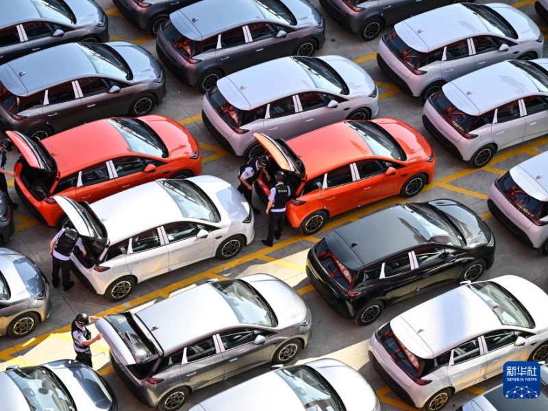 7.273 veículos elétricos partem de Nantong rumo à Europa