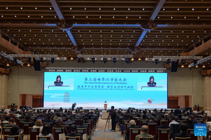 Conferência de sinólogos começa em Dunhuang