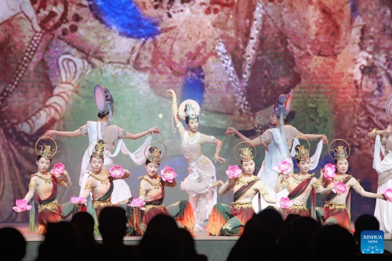 Conferência de sinólogos começa em Dunhuang
