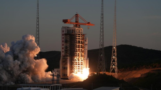 China lança novo grupo de satélites para constelação comercial