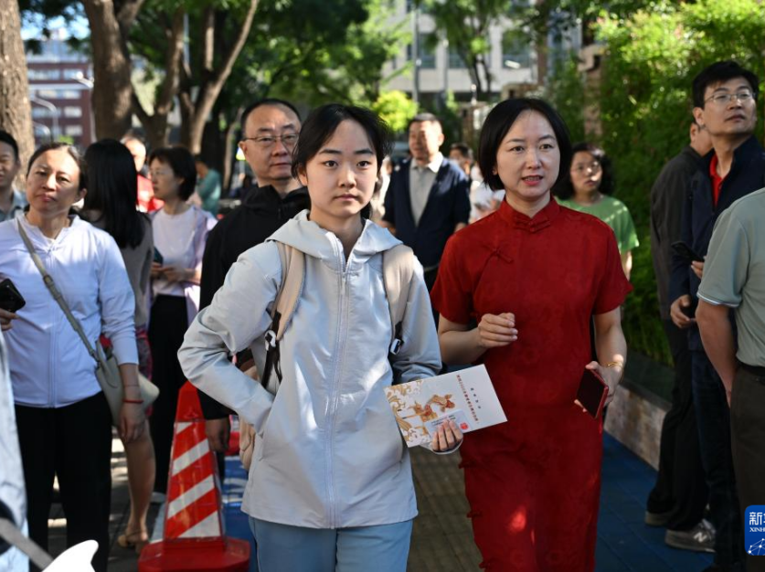 Exame vestibular da China de 2026 começa com 12,9 milhões de candidatos e esquema reforçado de segurança