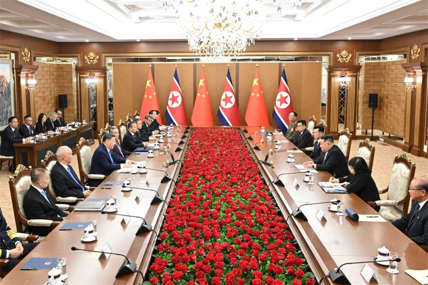 Xi Jinping pede que China e RPDC consolidem confiança e impulsionem cooperação prática