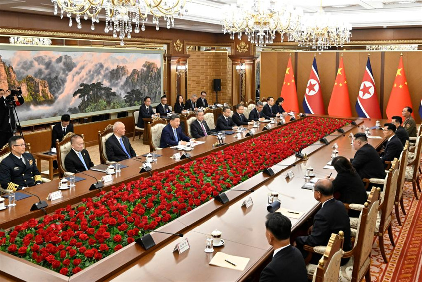 Xi Jinping pede que China e RPDC consolidem confiança e impulsionem cooperação prática