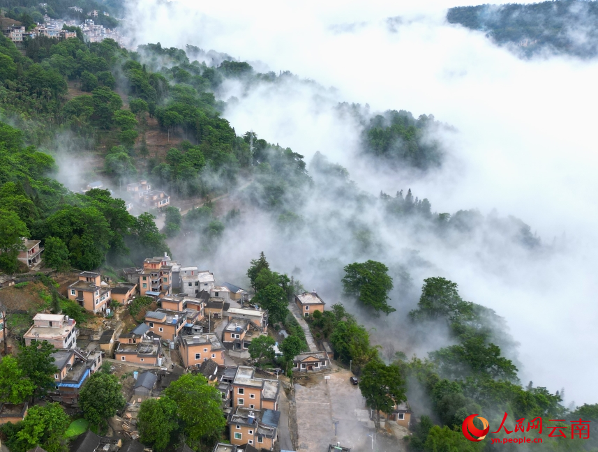 Galeria: beleza das aldeias hani e dos terraços agrícolas em Yunnan após queda da chuva