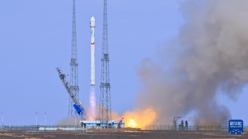 Foguete transportador chinês Zhuque-2E Y6 envia dois novos satélites ao espaço