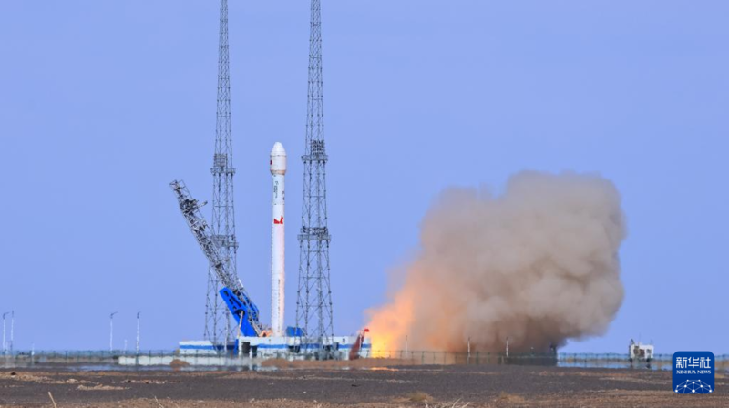 Foguete transportador chinês Zhuque-2E Y6 envia dois novos satélites ao espaço