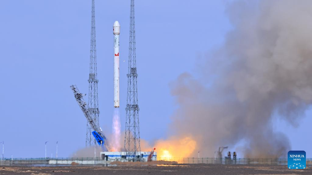 Foguete transportador chinês Zhuque-2E Y6 envia dois novos satélites ao espaço