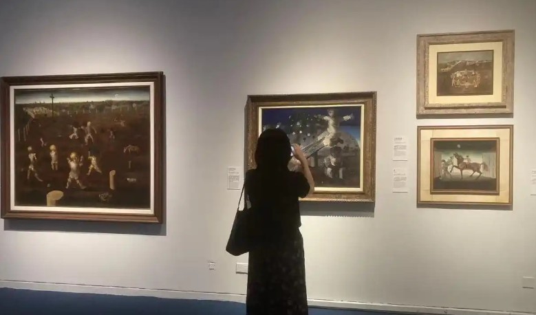 Exposição "O Brasil de Portinari" inaugurada no Museu Nacional da ChinaComo um importante projeto de intercâmbio dentro dessa estrutura, o Museu Nacional da China e a Fundação Candido Portinari do Brasil colaboraram para apresentar a exposição "O Brasil de Portinari".