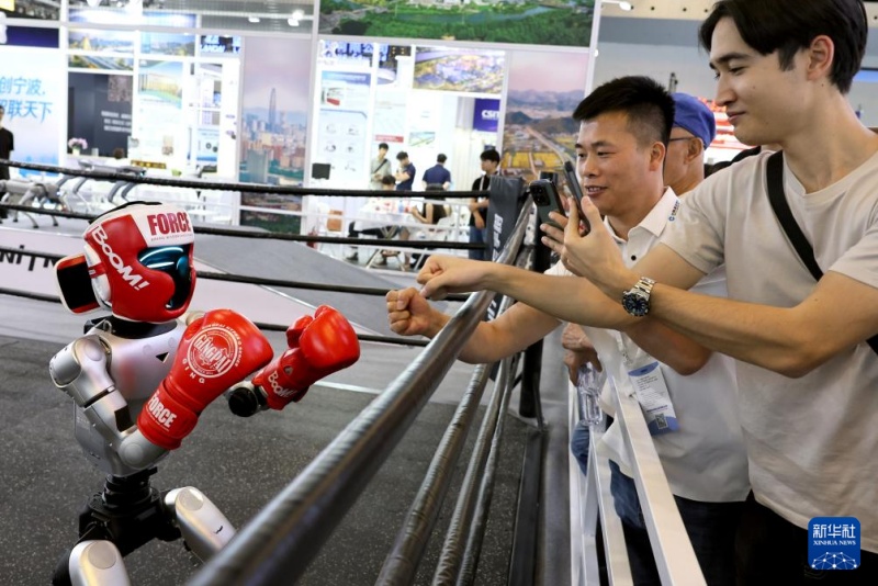 Feira Internacional de Tecnologia da China inaugurada em Shanghai