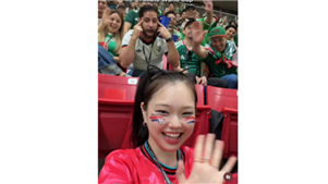 Vídeo de suposto torcedor mexicano fazendo gesto de "olhos puxados" para torcedora sul-coreana durante a Copa do Mundo gera polêmica sobre racismoO vídeo acumulou 26,4 mil comentários e 45,3 mil compartilhamentos, com muitos internautas deixando mensagens de desculpas na seção de comentários. 