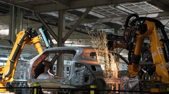 Produção industrial da China cresce 5,4% nos primeiros cinco meses A produção industrial de valor agregado da China cresceu 5,4% em relação ao mesmo período do ano passado nos primeiros cinco meses de 2026, segundo dados oficiais divulgados nesta terça-feira.