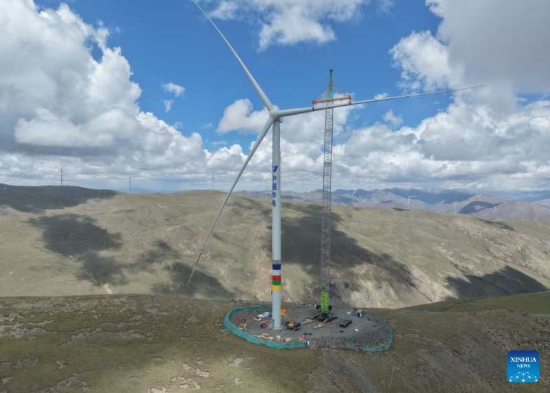 Turbina eólica instalada em alta altitude em Xizang
