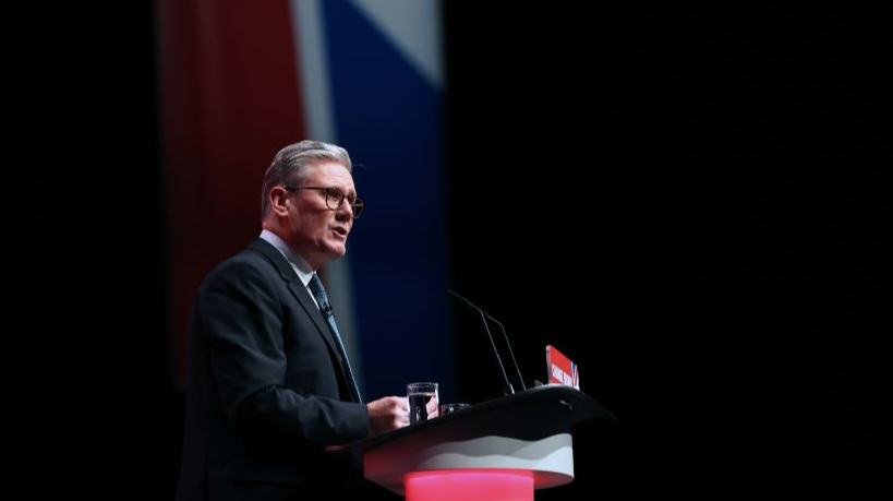 Starmer renuncia com queda de apoioO primeiro-ministro britânico, Keir Starmer, anunciou na segunda-feira o cronograma de sua renúncia, em frente à Rua Downing nº 10, em Londres, Reino Unido.