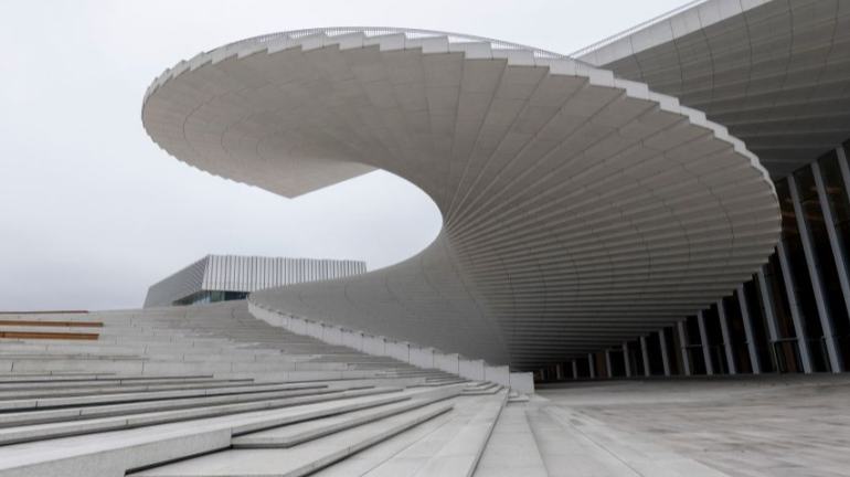 Grande Ópera de Shanghai em formato de "Leque Chinês" é concluídaA construção da Grande Ópera de Shanghai, conhecida como “Leque Chinês”, foi concluída em 23 de junho.