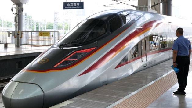 Ferrovia de alta velocidade Beijing-Shanghai serve a mais de 2,3 bilhões de viagens de passageiros em 15 anos