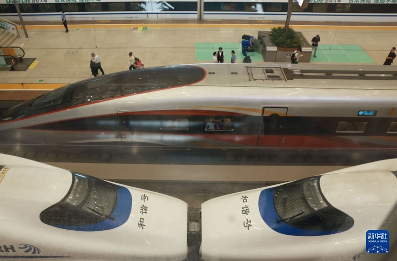 China inicia alta temporada de transporte ferroviário de passageiros no verão