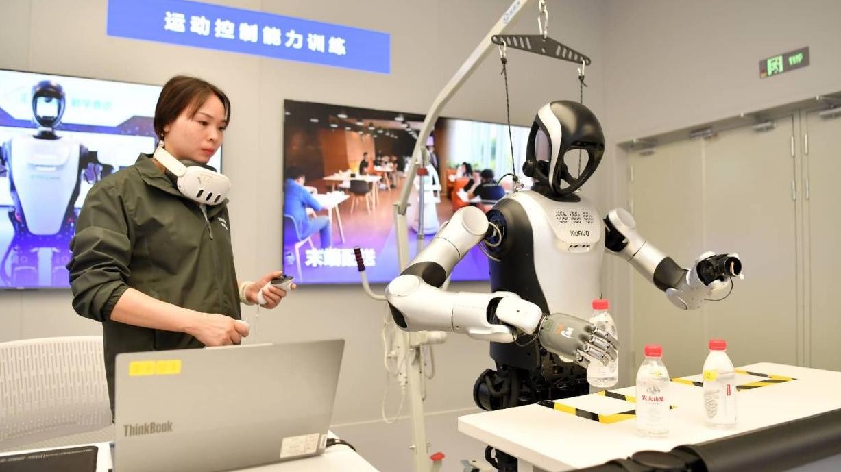Por que os robôs chineses são tanto acessíveis quanto altamente capazes?Como resultado, a tecnologia robótica está se tornando, cada vez mais, uma ferramenta acessível e prática, capaz de oferecer benefícios a custos viáveis ​​para consumidores em todo o mundo.