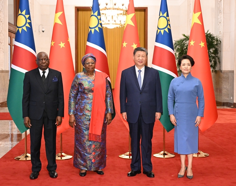 Xi Jinping realiza conversações com a presidente da Namíbia em Beijing