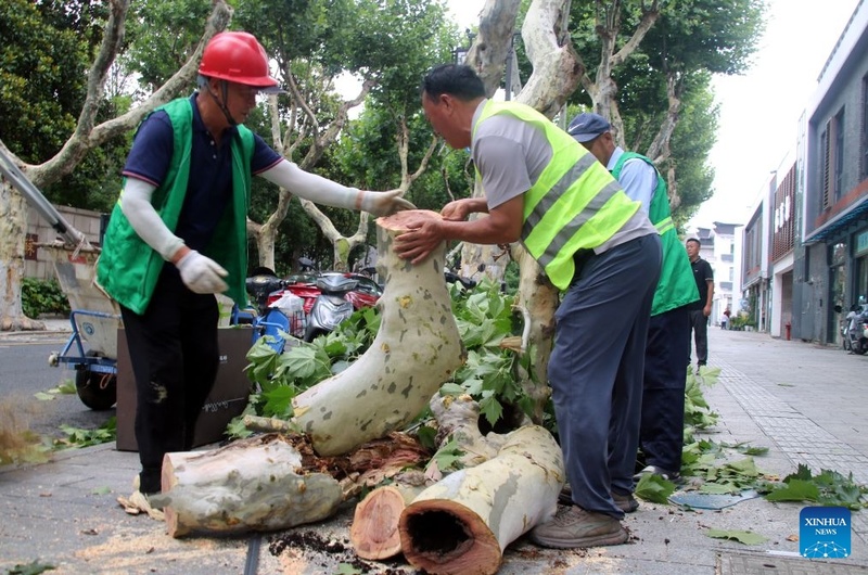 China intensifica controle de enchentes e esforços de socorro enquanto Tufão Bavi avança para o interior