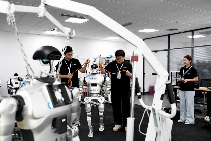 Sistema industrial moderno impulsiona crescimento econômico de alta qualidade em Jinan, no leste da China