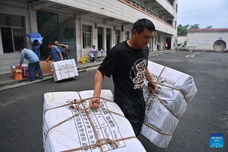 China envia suprimentos e especialistas para apoiar recuperação após inundações em Guangxi, sul da China