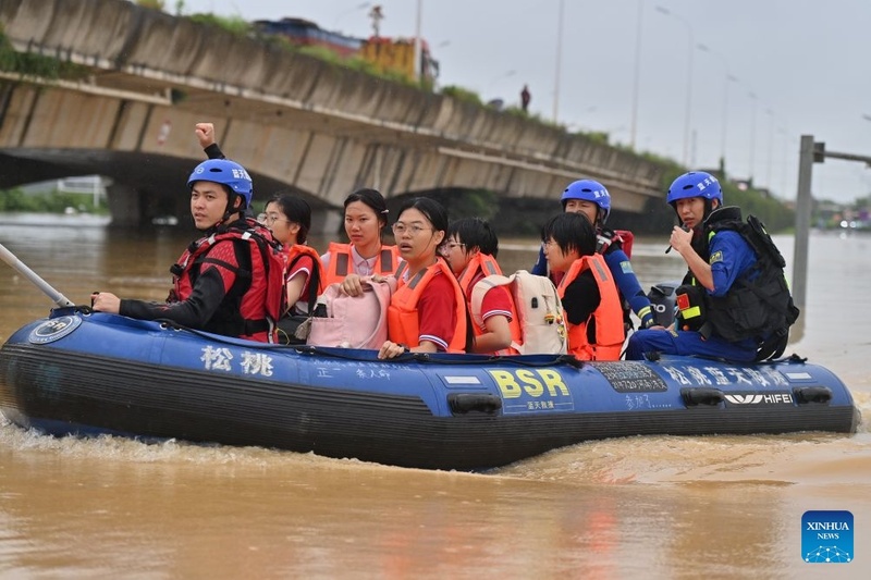 China envia suprimentos e especialistas para apoiar recuperação após inundações em Guangxi, sul da China