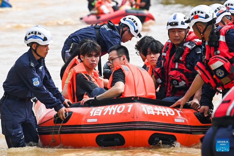 China envia suprimentos e especialistas para apoiar recuperação após inundações em Guangxi, sul da China