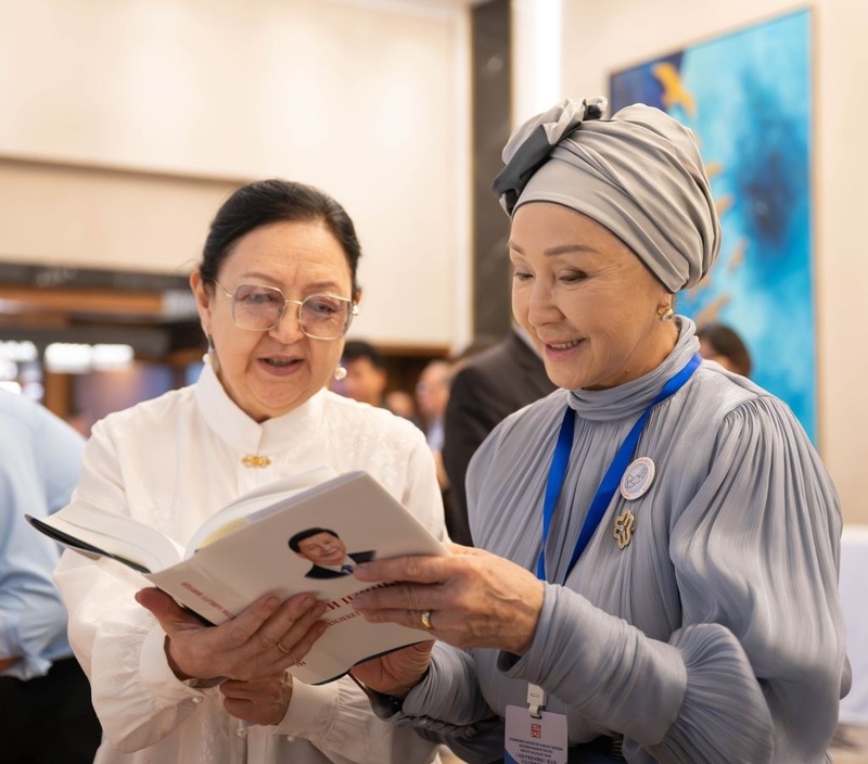 Realizado em Bishkek evento promocional do 5º volume de 