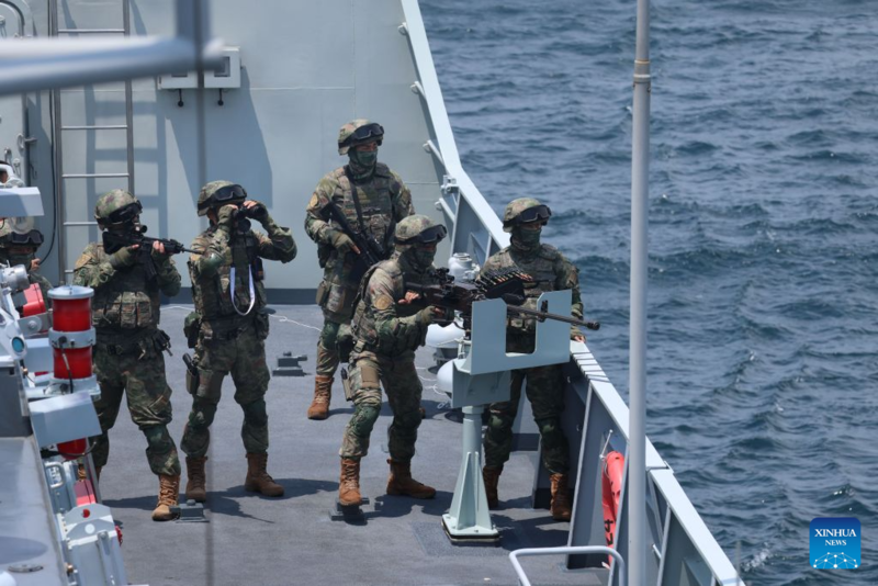 China e Rússia concluem exercício naval conjunto
