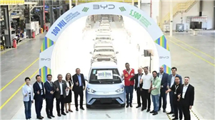 Fábrica da BYD no Brasil conquista o 100 milésimo veículo de nova energiaO 100 milésimo veículo de nova energia saiu oficialmente da linha de produção na fábrica da BYD no Brasil, em 16 de julho, registrando um importante marco, anunciou a montadora BYD, líder chinesa em veículos de nova energia.