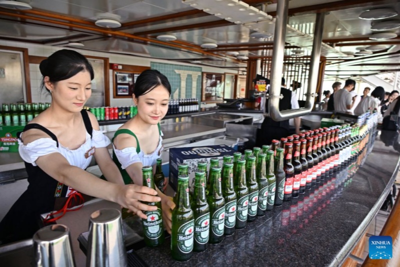 Qindao inaugura Festival Internacional da Cerveja com lançamento de cruzeiro